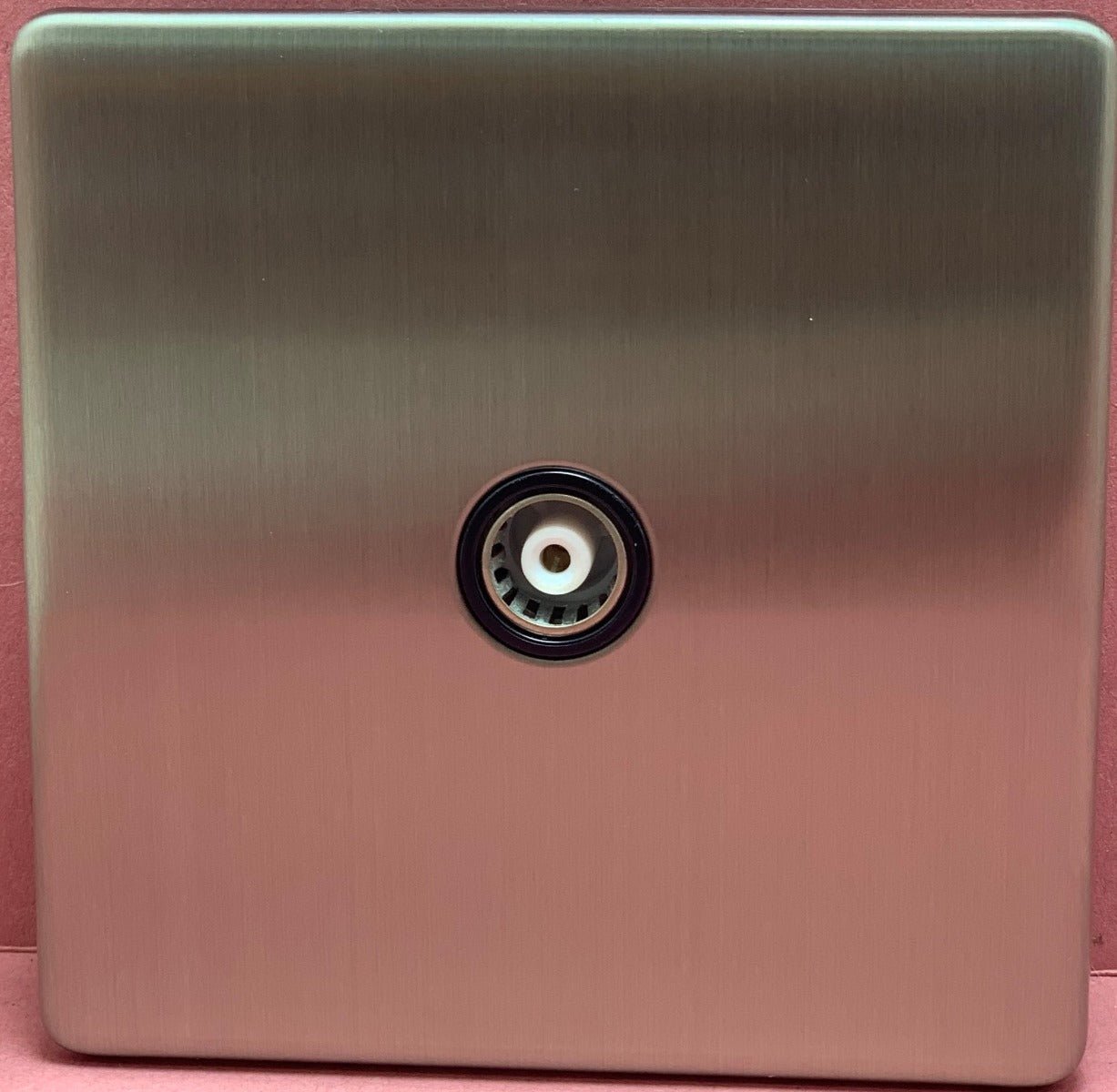 Quadrant Screwless 1 Gang Isolated TV Socket in Chrome - QSS4323SC-B ...
