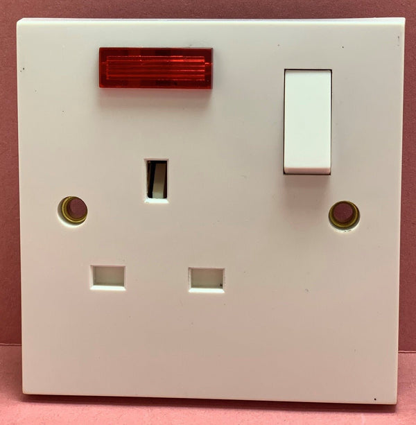 Quadrant XL Single Switched Socket With Neon SP 13A - VSS1SP-N - Quadrant - Falcon Electrical UK